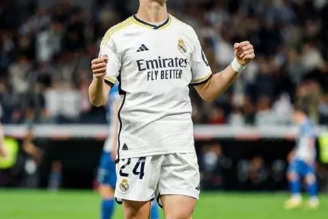 تقارير: ليفربول يحدد بديل محمد صلاح حال رحيله 